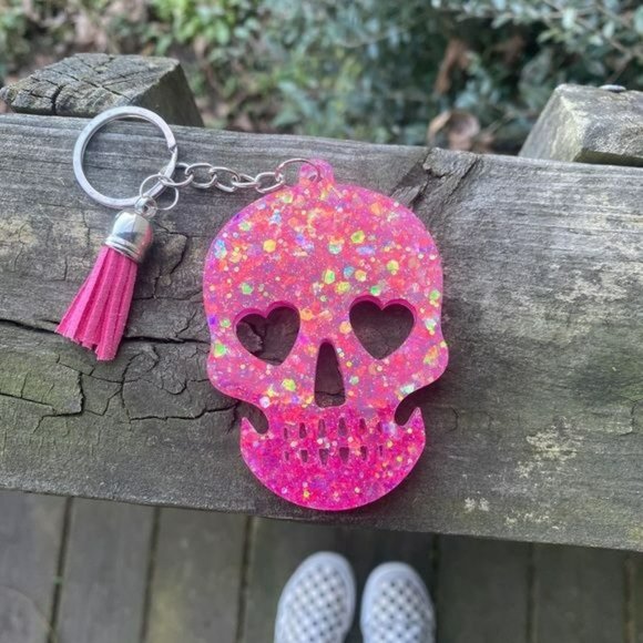 RELISTED Pink Skull Glitter Keychain - Hearts - Picture 2 of 5